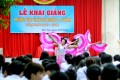Thầy, trò trường Đinh Tiên Hoàng dâng hương trong ngày khai giảng